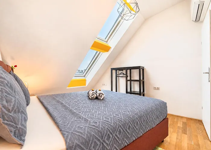 Balcony For 4 Near Naschmarkt & U4 Metro